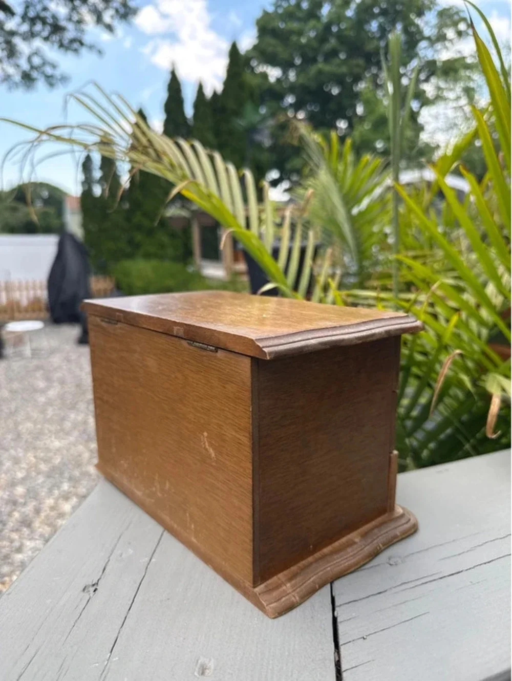 Beautiful vintage wooden jewelry box-gold felt